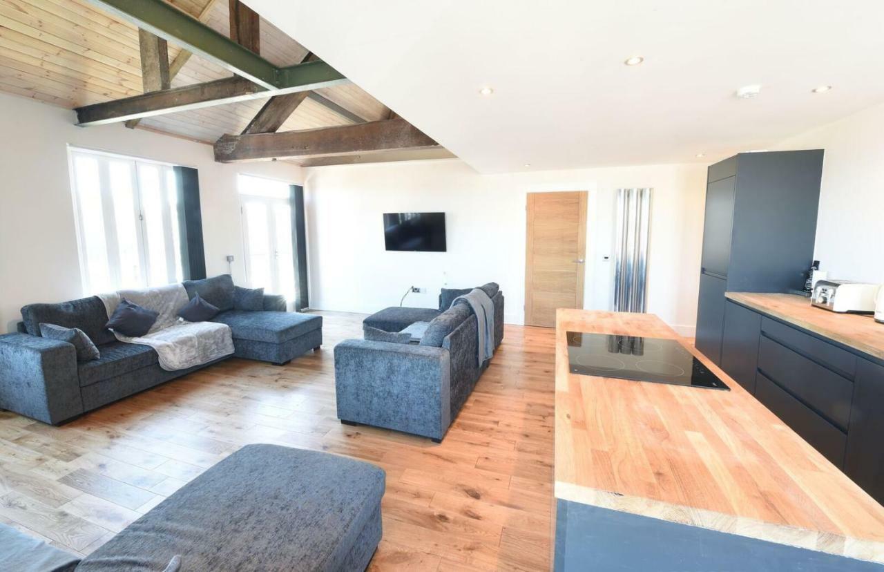 Stunning Penthouse Slps 20 Apartment Manchester Exterior photo